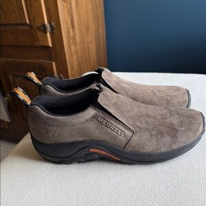 Merrell Men's gunsmoke color Jungle Mocs  Suede Slip-On Loafers, size 10.5.